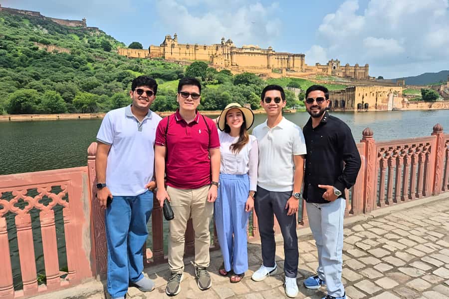 From Delhi: Jaipur Sightseeing Day Tour with Hotel Pickup - Lunch: a taste of Rajasthani cooking