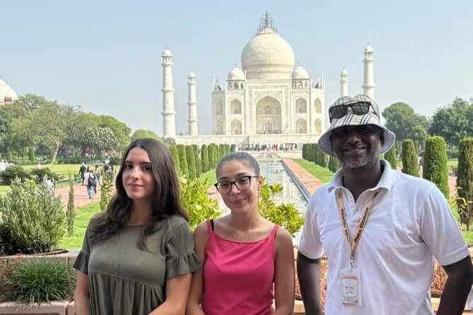 From Delhi: Luxury Group tour of Agra by Car- TOP RATED TOUR - Delhi to Agra: a three-and-a-half-hour start
