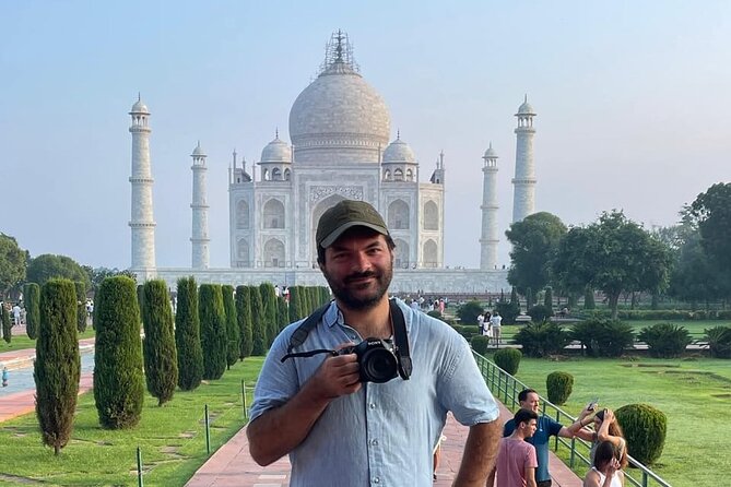 From Delhi: Luxury Group tour of Agra by Car- TOP RATED TOUR - Lunch and the handicraft stop