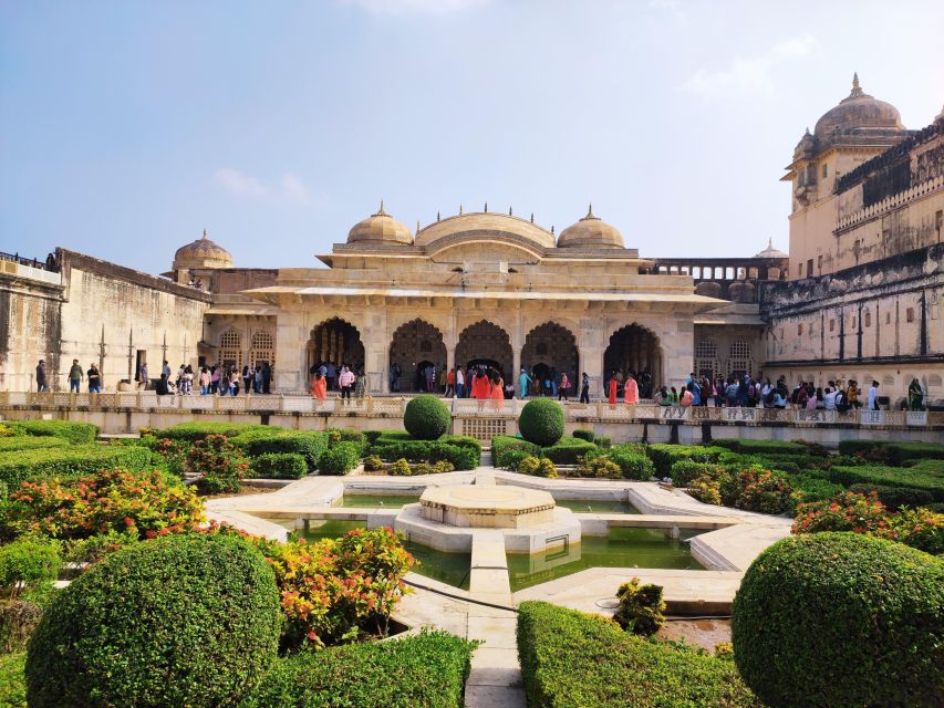 From Delhi: Private Jaipur & Amber Fort Guided Tour by Car - Jal Mahal: a short, scenic pause