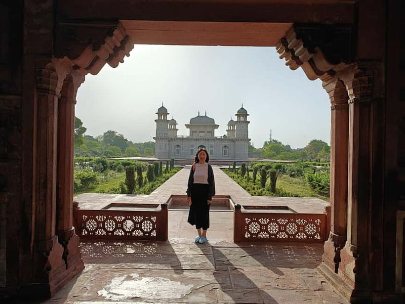 From Delhi: Private Layover Taj Mahal Day Tour By Car - A Hotel Lunch, If Your Package Includes It