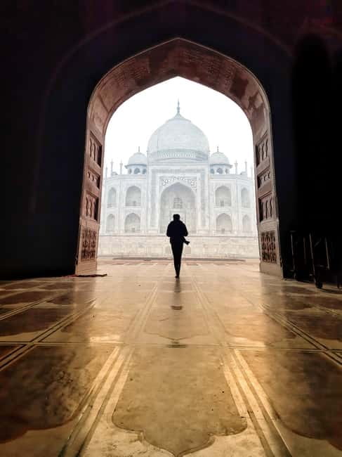 From Delhi: Sunrise Taj Mahal & visit Elephant Conservation - The private car makes a long day easier