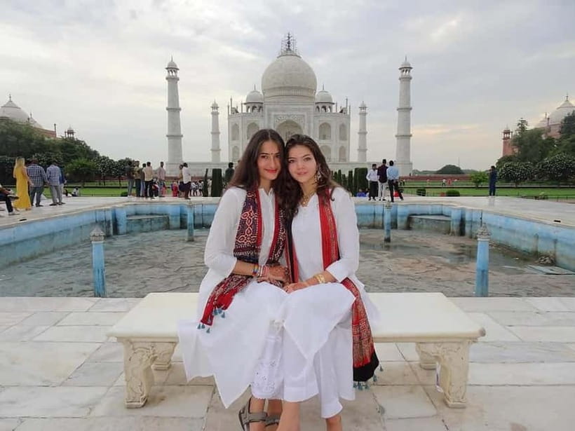 From Delhi: Taj Mahal & Agra With Fatehpur Sikri Day Tour - The day at a glance
