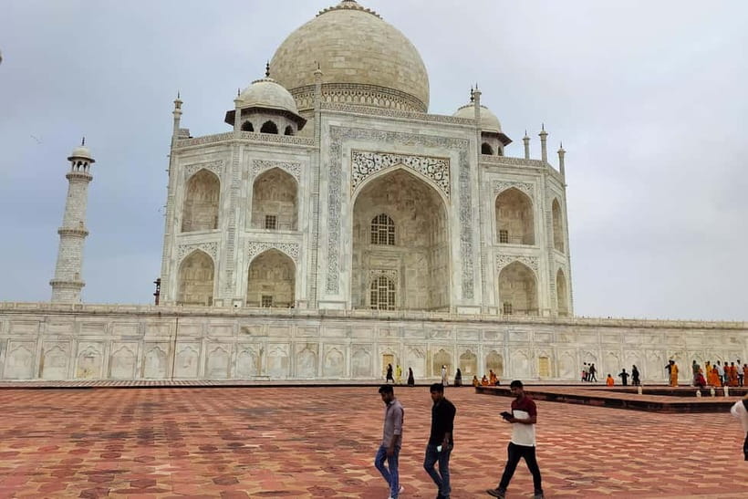From Jaipur: Taj Mahal, Agra Fort, Baby Taj Day Trip by Car - At the Taj Mahal, give the main event time