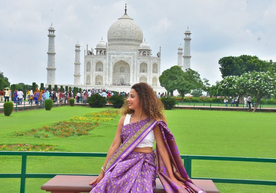 From Jaipur: Taj Mahal Guided and Agra Tour By Car - Agra Fort, a different view of Mughal power