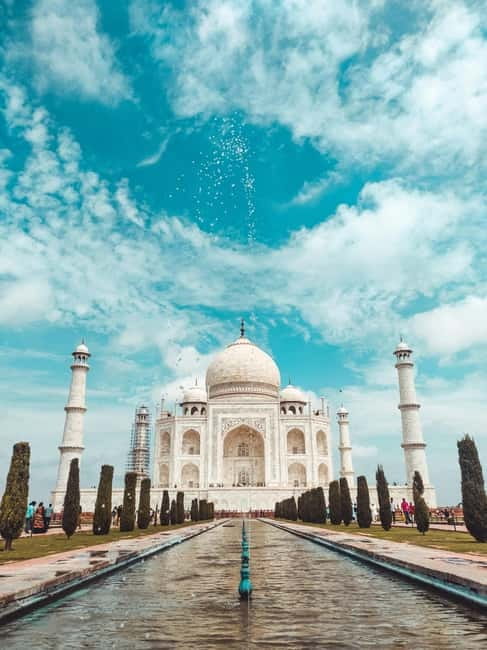 From Jaipur: Taj Mahal Same Day Guided Tour by Car - Tickets, timing, and the Friday rule