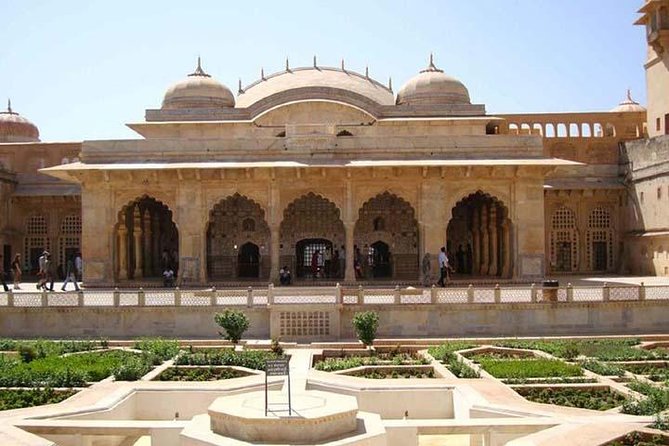 Full-Day Jaipur City Tour with Amber Fort and City Palace - City Palace: the royal heart of the old city