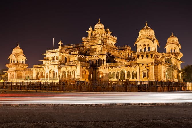 Full day Jaipur sightseeing tour by tuk tuk. - Panna Meena ka Kund: a change of pace