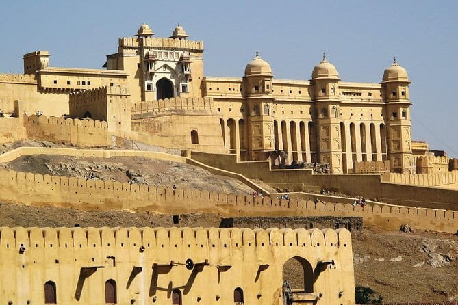Full day Jaipur sightseeing tour by tuk tuk. - Jal Mahal: a palace viewed from the water’s edge
