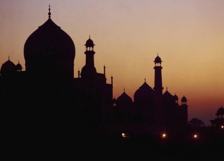 Guided Sunset Tour Of Taj Mahal with Skip-The-Line Entry - A private ride makes the evening easier