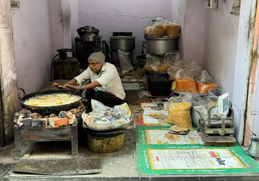 Heritage Walk & Street Food Tasting in Jaipur - Timing, comfort and practical details