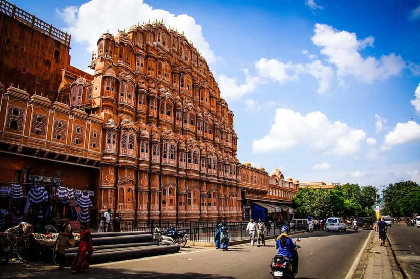 Jaipur: 2-Day City Sightseeing Tour with Cab & Guide - What the private car and guide add