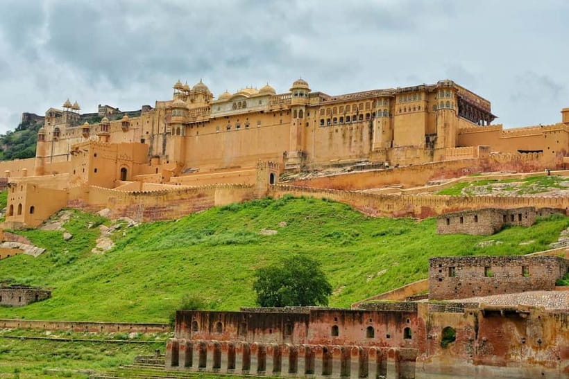 Jaipur: 4 Hours Nahargarh and Jaigarh Forts Tuk-Tuk Tour - Nahargarh: city views and an 18th-century fort