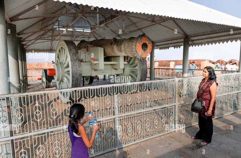 Jaipur: 4 Hours Nahargarh and Jaigarh Forts Tuk-Tuk Tour - A scenic stop for Jaipur photos