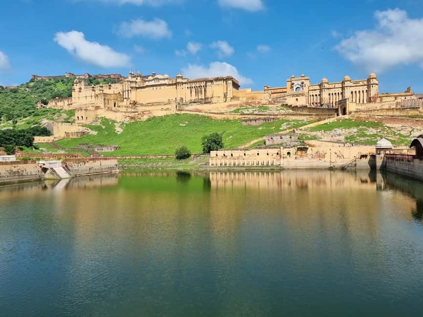 Jaipur: Amber Fort Guided Tour and Entry Ticket - Start at Jaleb Chowk and Look Up