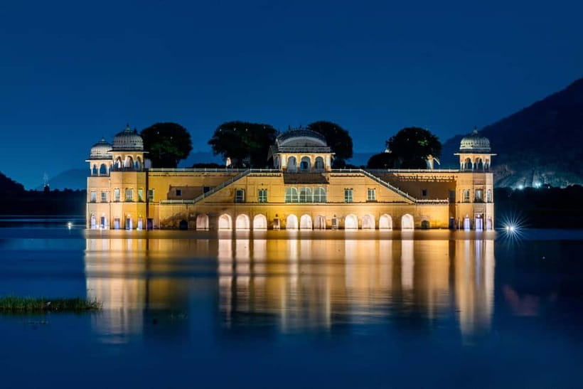 Jaipur: Amber Fort Light & Sound Show with Dinner - Amber Fort after dark