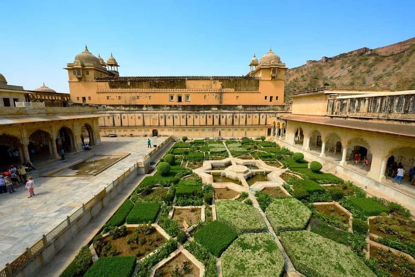 Jaipur: Amber Fort, Stepwell & Jal Mahal with Pickup - Who should book this Jaipur outing?