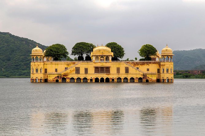 Jaipur car rental full Day private tour - A private car makes Jaipur easier to connect