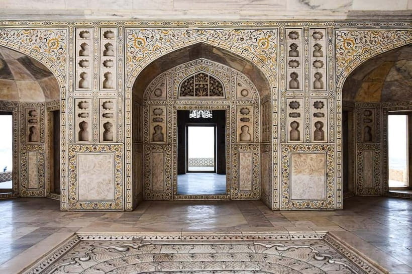 Jaipur City Tour Elephant Ride with Guide - City Palace and Jantar Mantar bring Jaipur’s center into focus