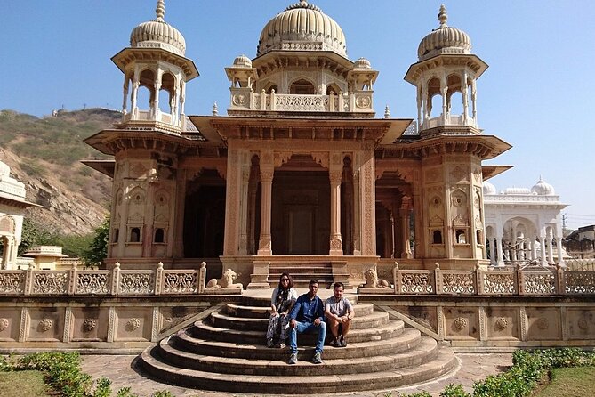 Jaipur City Tour with a Licensed Guide - City Palace and Jantar Mantar: two substantial visits