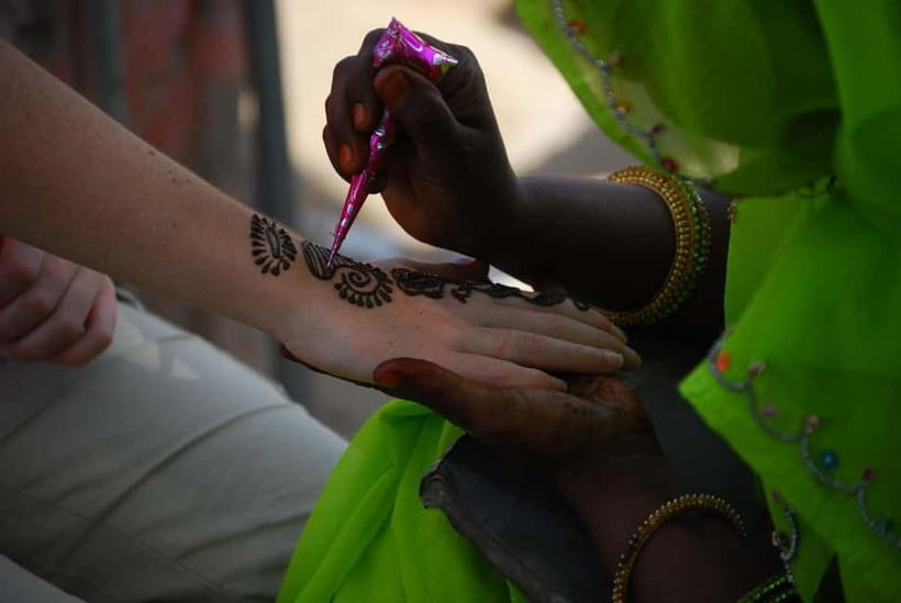 Jaipur: Cultural Tour with Artisan Craft Experiences - Gemstones and rugs: watch the makers at work