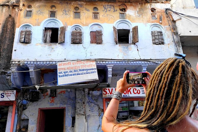 "Jaipur Cultural Walk: Explore life behind the pink walls" - Taste fresh sweets and browse the food markets at Badi Chaupar