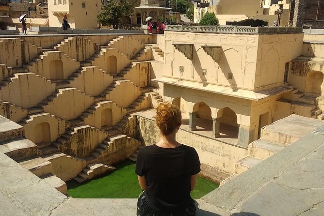 Jaipur Day Tour - Hawa Mahal: a striking first look