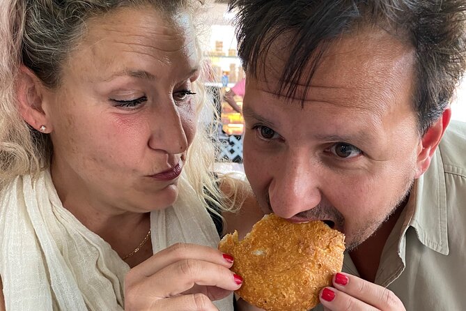 Jaipur Evening Food & market Tour: Savor the Test of the Jaipur - The rickshaw ride and the people who guide you