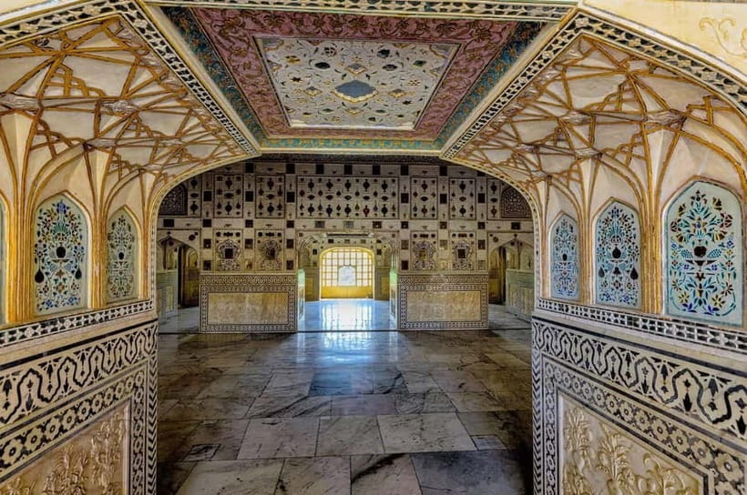 Jaipur: Explore City Sights, Amber Fort & Monkey Temple - The guide, pace and practical fit