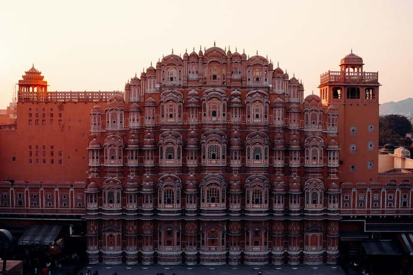 Jaipur: Full-Day City Tour with Car, Guide & Skip-the-Line - Hawa Mahal: a brief first look