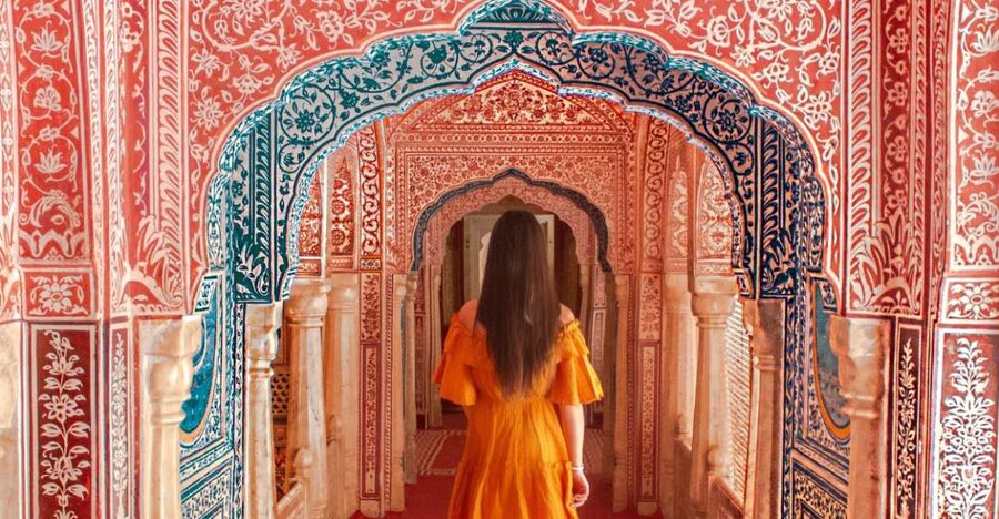 Jaipur: Full-Day Private City Tour by Car with Guide - Hawa Mahal: the famous façade and its 953 windows