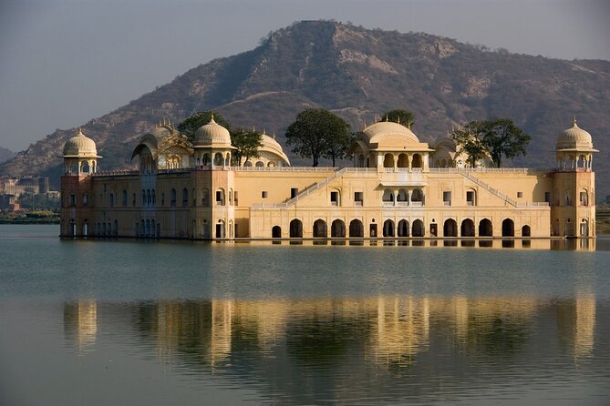 Jaipur Guided Tour with Monkey Temple - Amer gives the day its grand opening