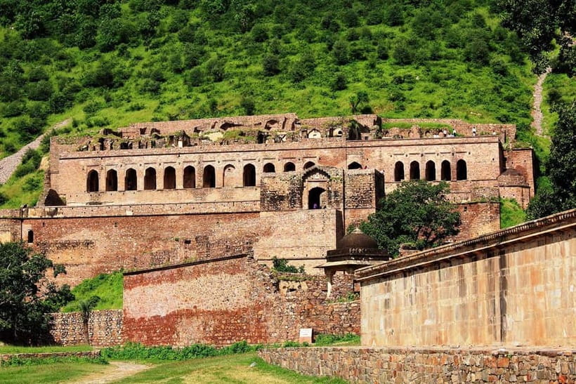 Jaipur: Haunted Bhangarh Fort and Abhaneri Stepwell Day Trip - From Jaipur to the Stepwell