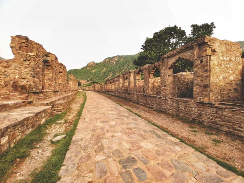 Jaipur: Haunted Bhangarh Fort and Abhaneri Stepwell Day Trip - A Full Day With Two Short Stops