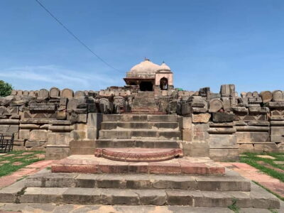 Haunted Bhangarh Fort and Abhaneri Stepwell Day Trip