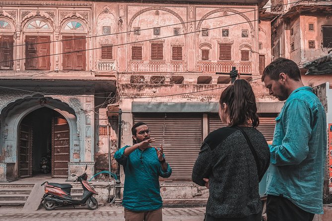 Jaipur Heritage Walking Tour - Govind Devji Temple and a chai-shop finish