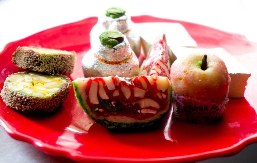 Jaipur: History Street Food Tour with Local Guide - From one food shop to the next