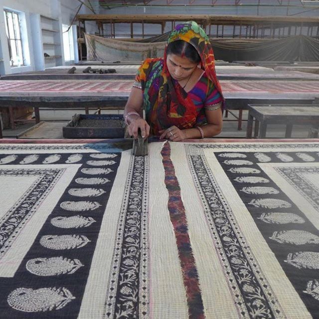 Jaipur: local workshop tour (Handblock printing) - The showroom: useful, but keep your own shopping rules