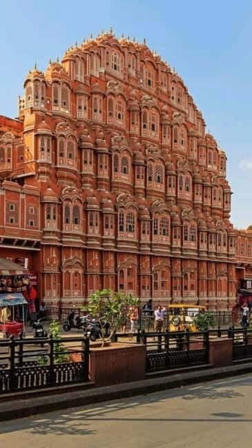 Jaipur: Night Open Jeep Safari with City Lights & Palaces - Hawa Mahal, Jaipur’s glowing facade