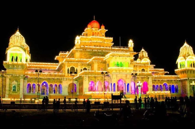 Jaipur: Night Tour of Amer & pink city by an open air jeep - Hawa Mahal and a pass through the old city