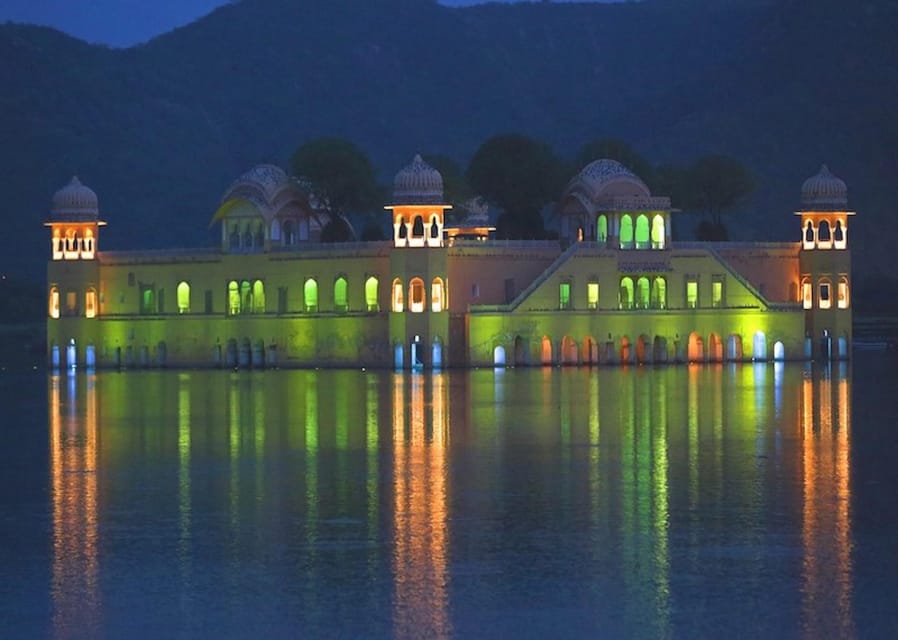 Jaipur: Night Tour of Amer & pink city by an open air jeep - Who will enjoy this evening route most