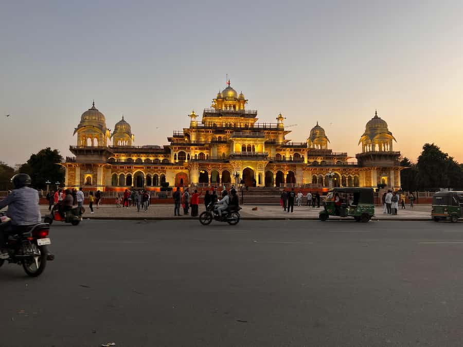 Jaipur: Night Tuk-Tuk Tour With Friendly Local Driver - Starting with Albert Hall under the lights