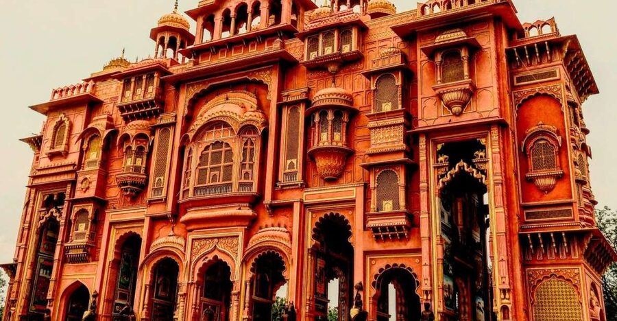 Jaipur: Private Sightseeing Day Tour with Guide by Car - At a glance: Jaipur by private car