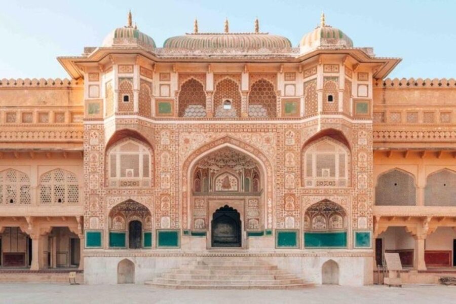 Jaipur: Private Sightseeing Day Tour with Guide by Car - Lunch and shopping: useful breaks, with a caveat