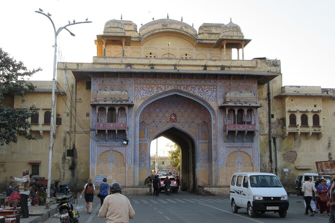 Jaipur Private Sightseeing Full Day Tour By Car and TukTuk - Panna Meena ka Kund’s precise geometry