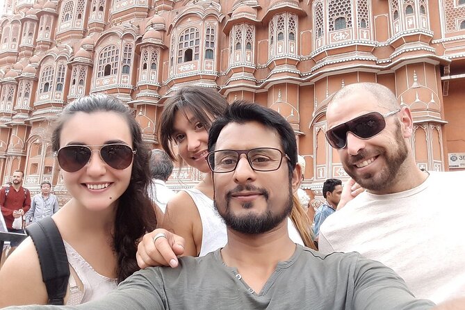 Jaipur Private Tour with Pickup - Palaces, science and temples in one day