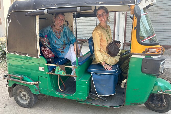 Jaipur Private Tuk Tuk Tour – Full-Day jaipur City Sightseeing - Hawa Mahal: the famous façade and its small windows
