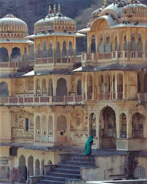 Jaipur sightseeing tour with monkey temple (Galta ji temple) - City Palace, Jantar Mantar and Hawa Mahal