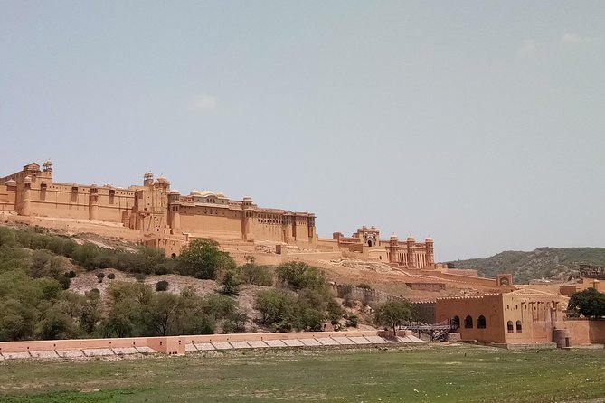 Jaipur Sightseeing Tour with Private Car and Driver - Jal Mahal and Royal Gaitor: a pause by the lake, then quiet tombs