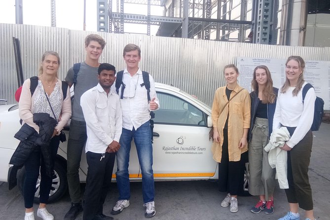 Jaipur Sightseeing Tour with Private Car and Driver - Hawa Mahal and Jantar Mantar: two very different kinds of Jaipur